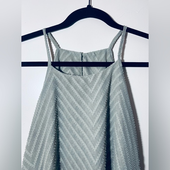 Tiered Green Cottage Keyhole Tank Top Blouse. - Picture 6 of 11